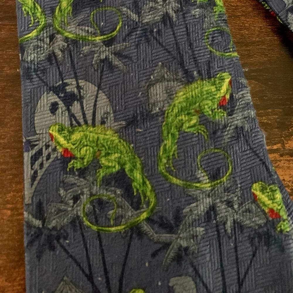 Addiction lizard necktie - Picture 2 of 3